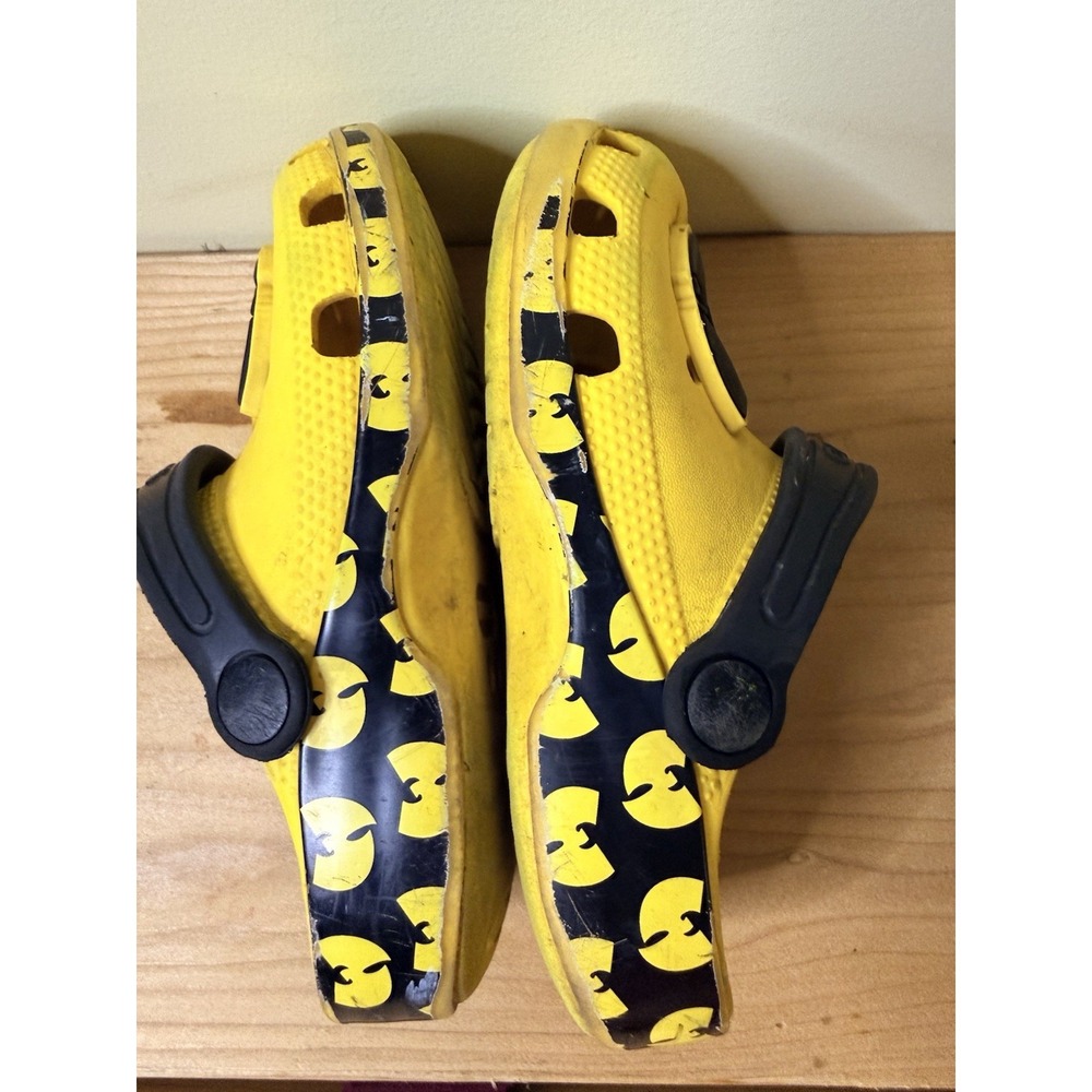 Crocs x Wu-Tang Clan Classic Clog Kids size 12 Yellow Black Rare Unique Hip Hop - Picture 2 of 8